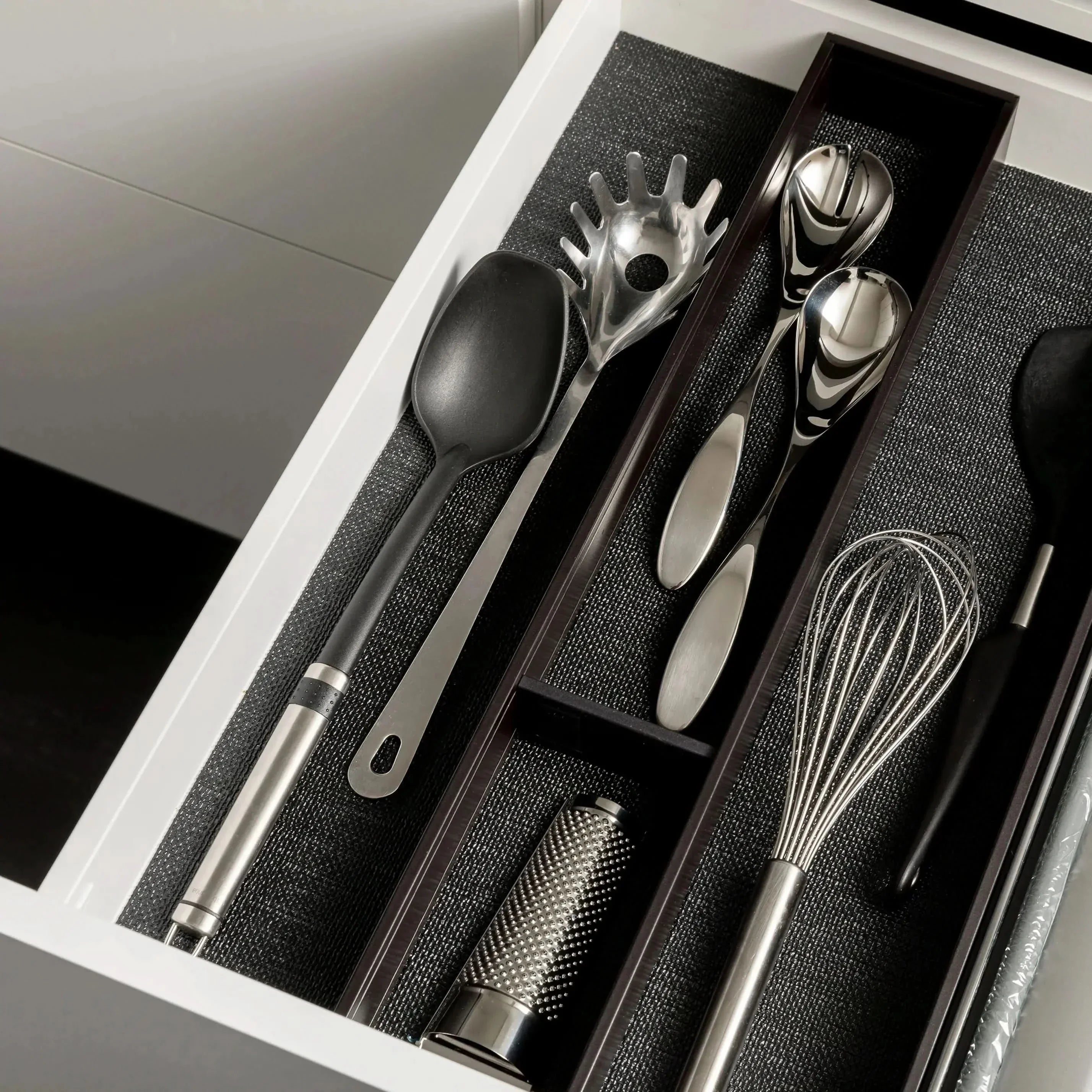 PLAINtrio Stahl. Bundle für Besteck & Küchenutensilien (50 cm) Bundle Blum
